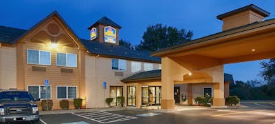 Best Western Dallas Inn & Suites