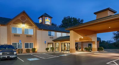 Best Western Dallas Inn & Suites