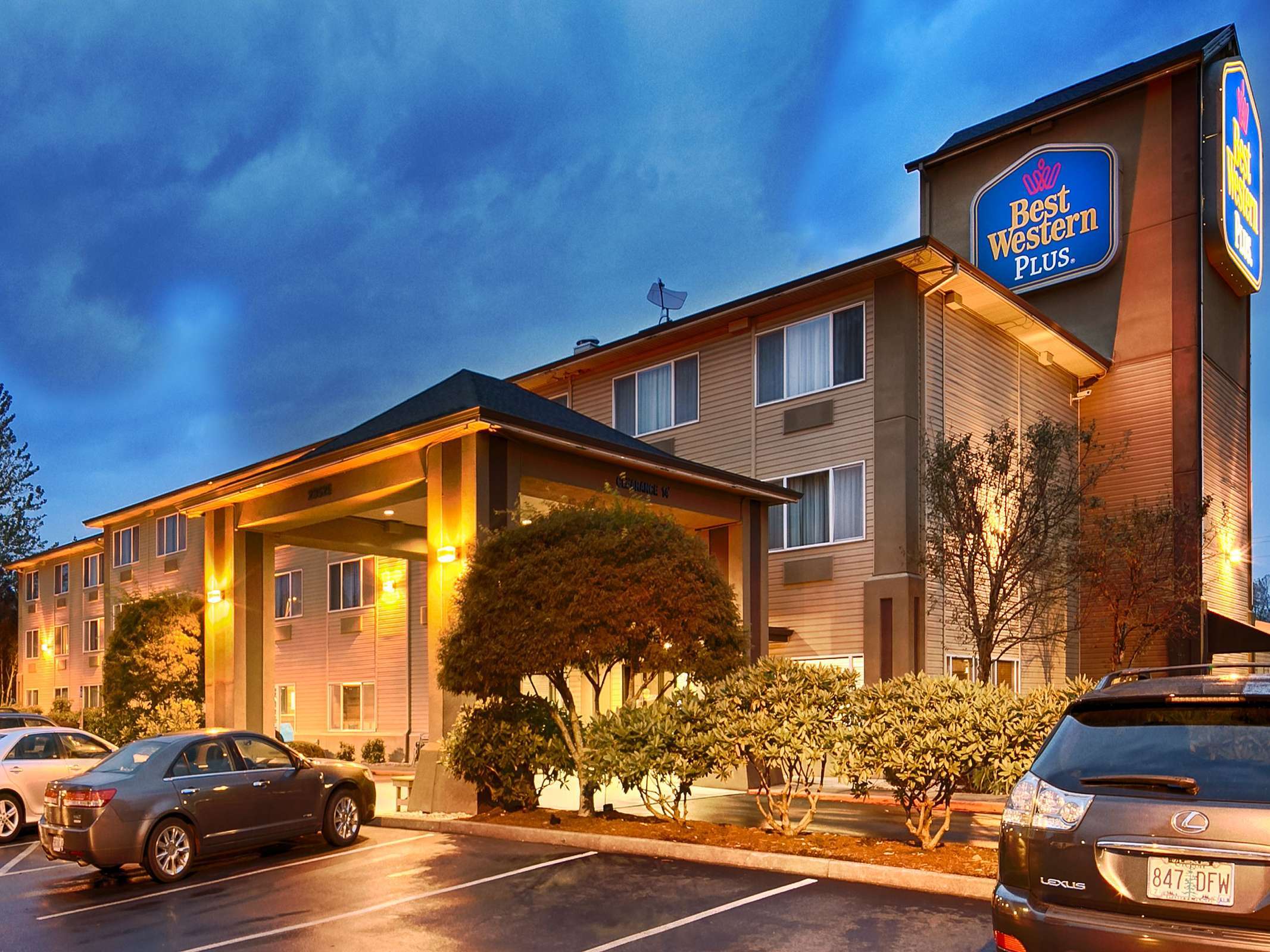 Best Western Cascade Inn & Suites