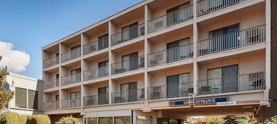 Best Western Plus Rivershore Hotel