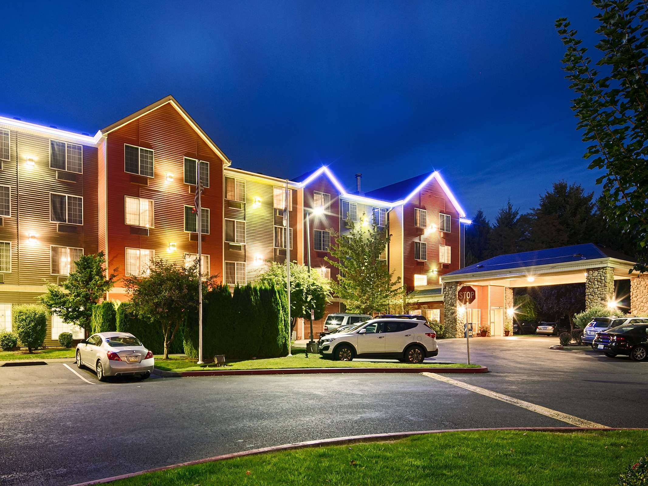 Best Western Plus Vancouver Mall Dr. Hotel & Suites