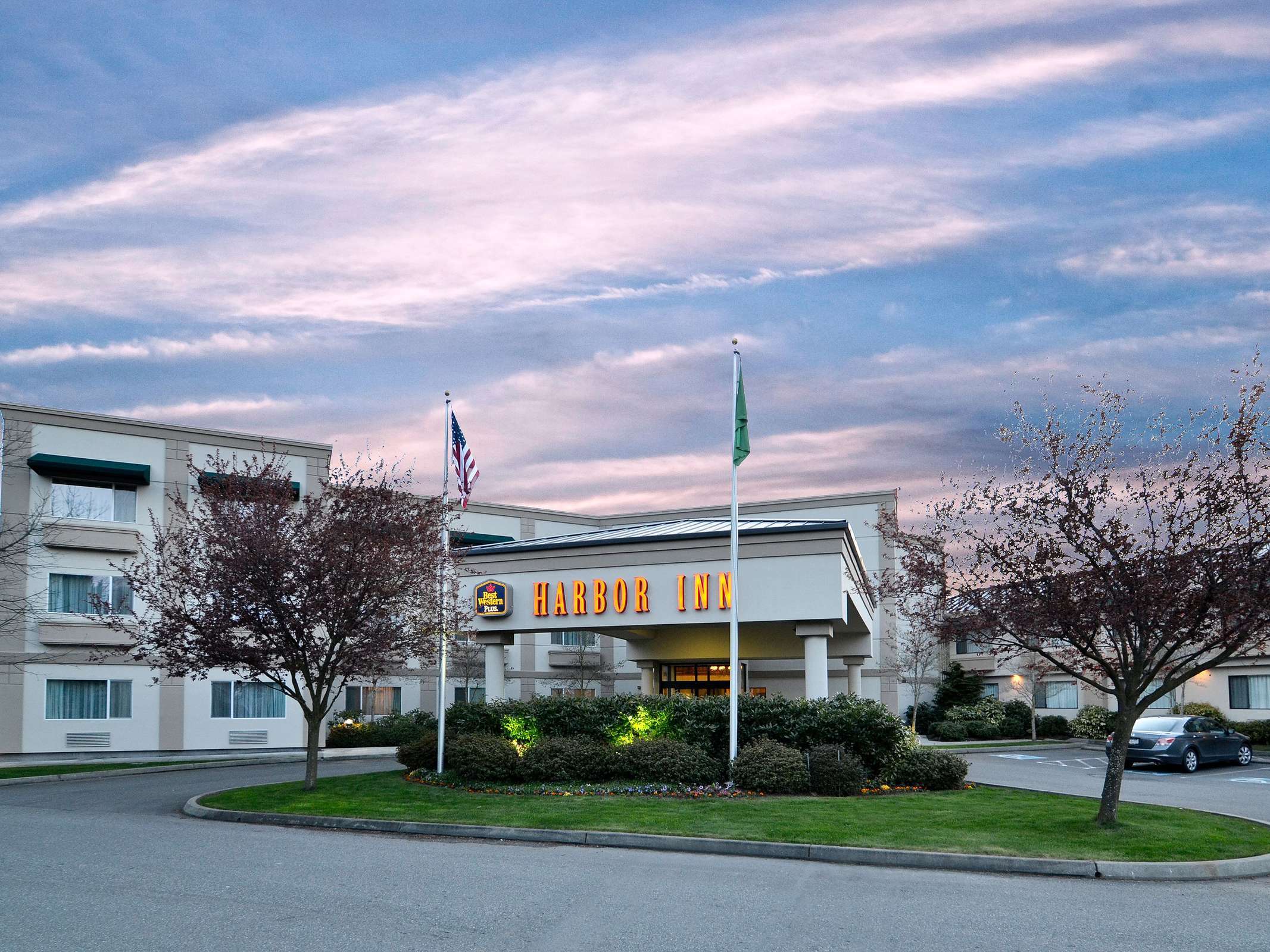 Best Western Plus Edmonds Harbor Inn