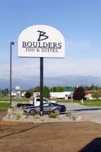 Hotel Boulders Inn Fort Madison photo 5
