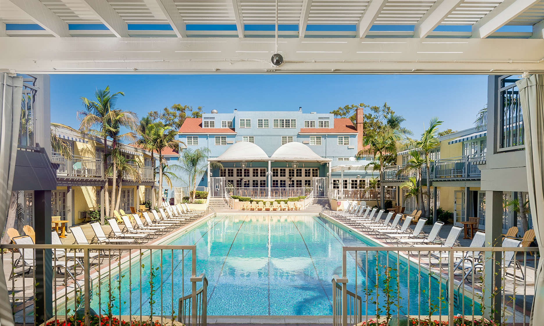 Lafayette Hotel Swim Club & Bungalows