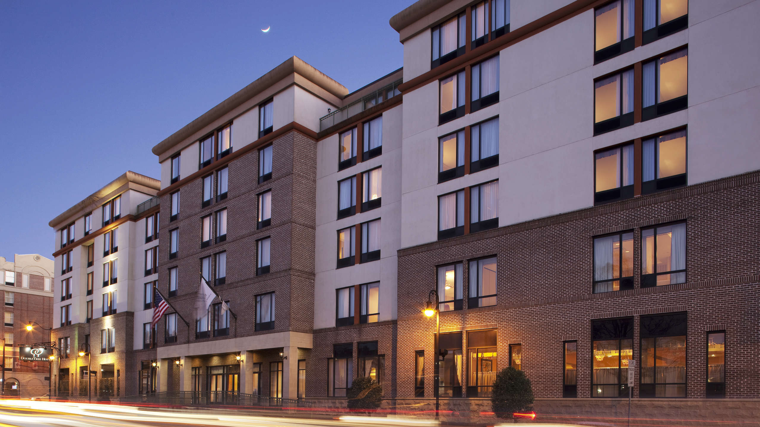 DoubleTree Savannah Historic District