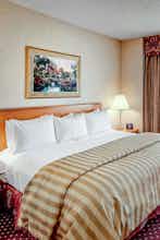 Hotel Wyndham Glenview Suites photo 4