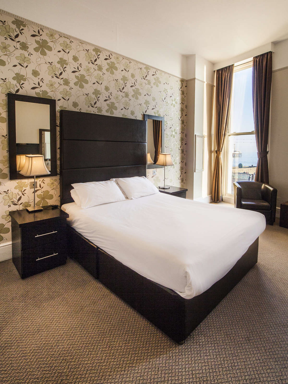 Hotel Queens Hotel photo 1