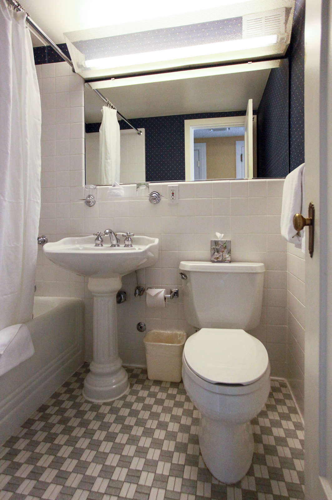 Hotel Hotel Deca, A Noble House Hotel photo 5