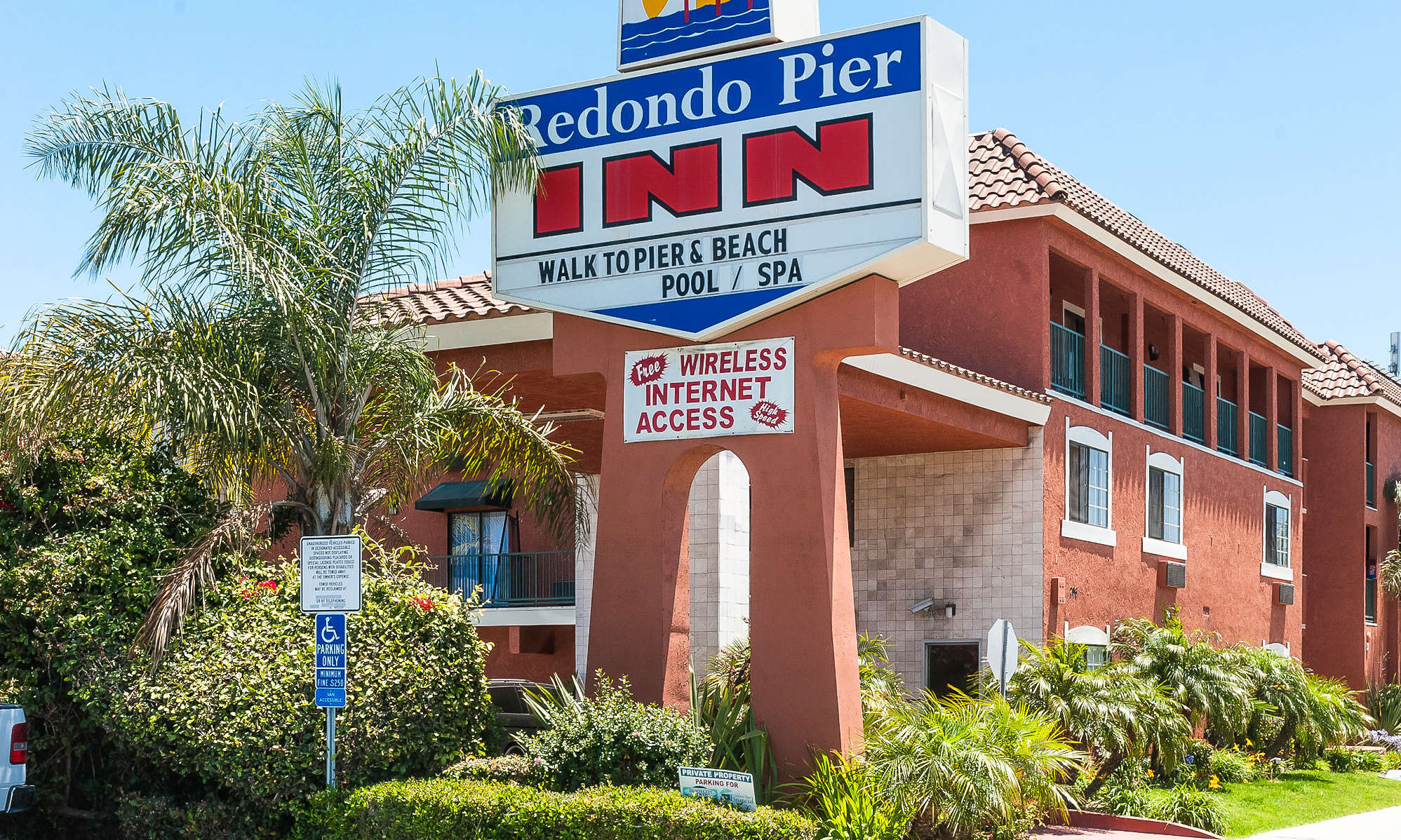 Redondo Pier Inn