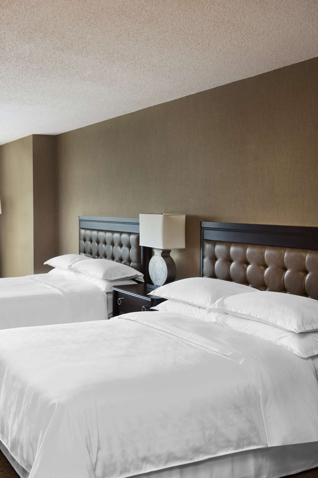 Hotel Sheraton Greensboro at Four Seasons photo 2