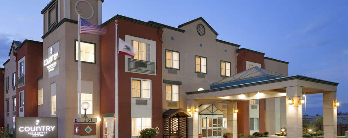 Country Inn & Suites San Carlos