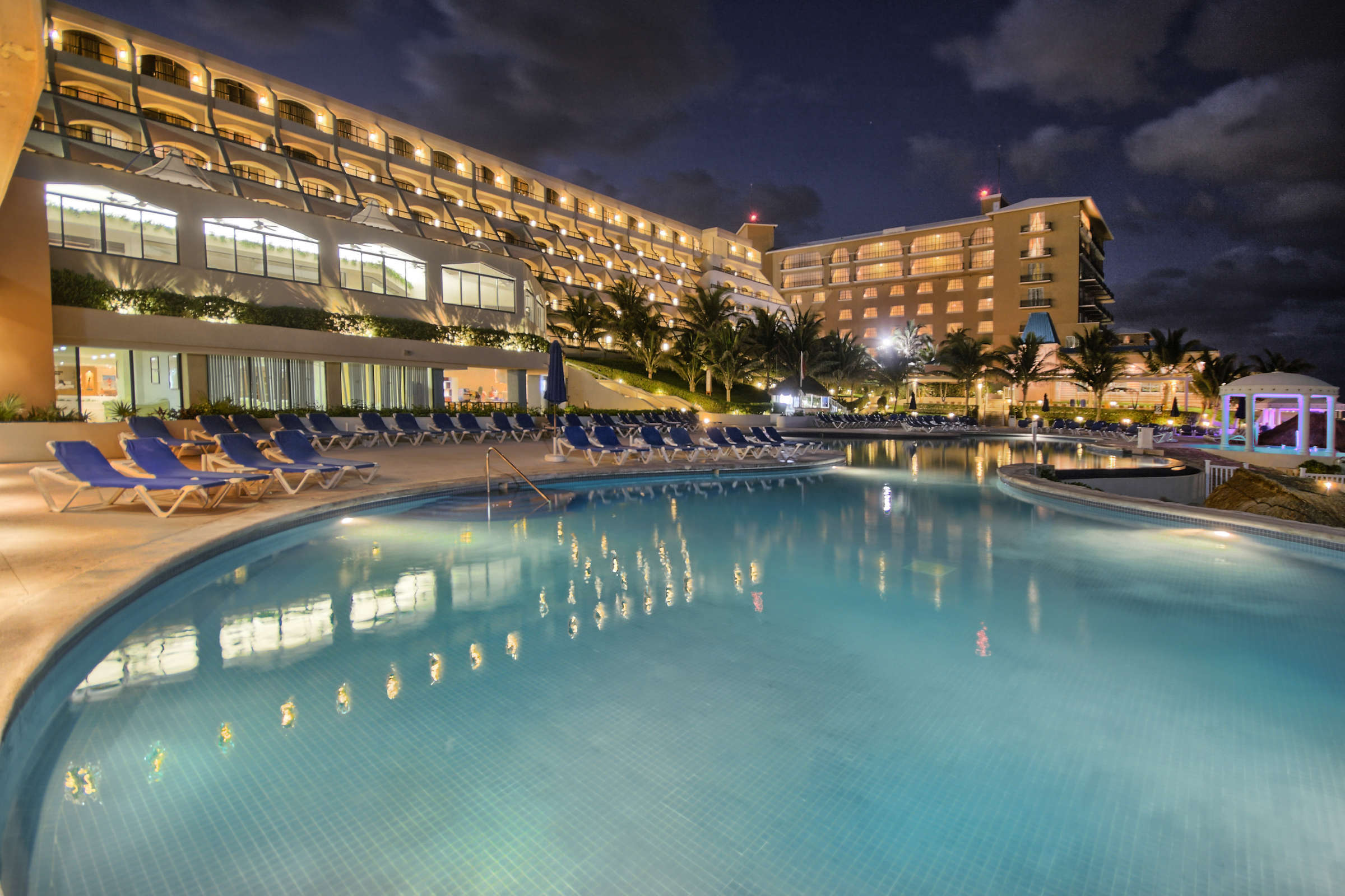 Golden Parnassus Resort (All-Inclusive)
