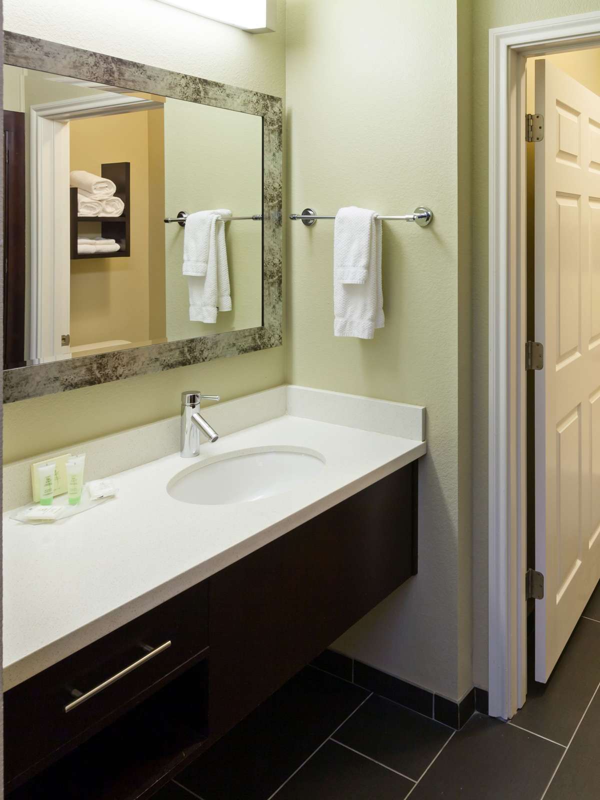 Hotel Staybridge Suites Tyler University photo 2