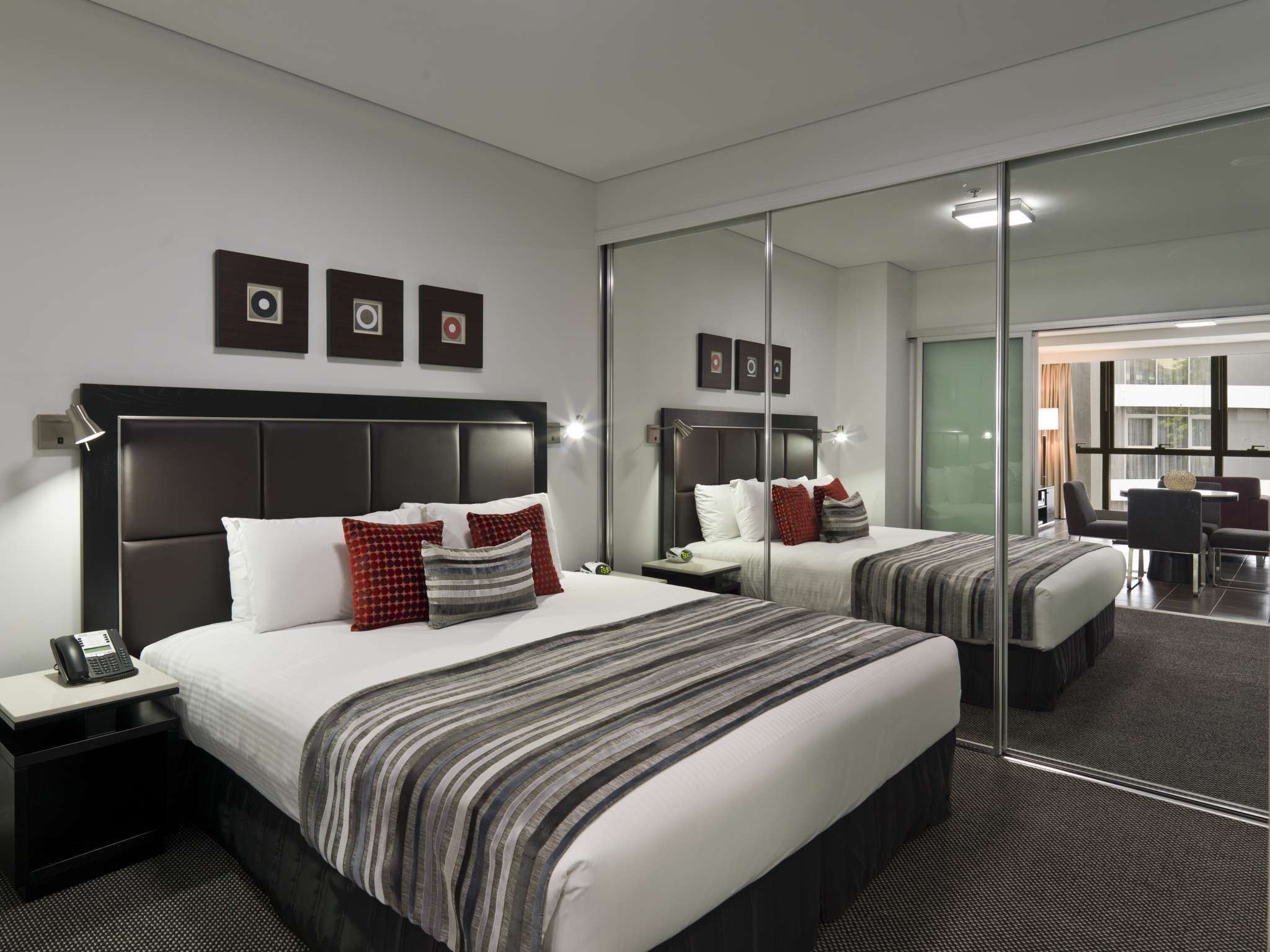 Hotel Meriton Serviced Apartments Adelaide Street photo 1
