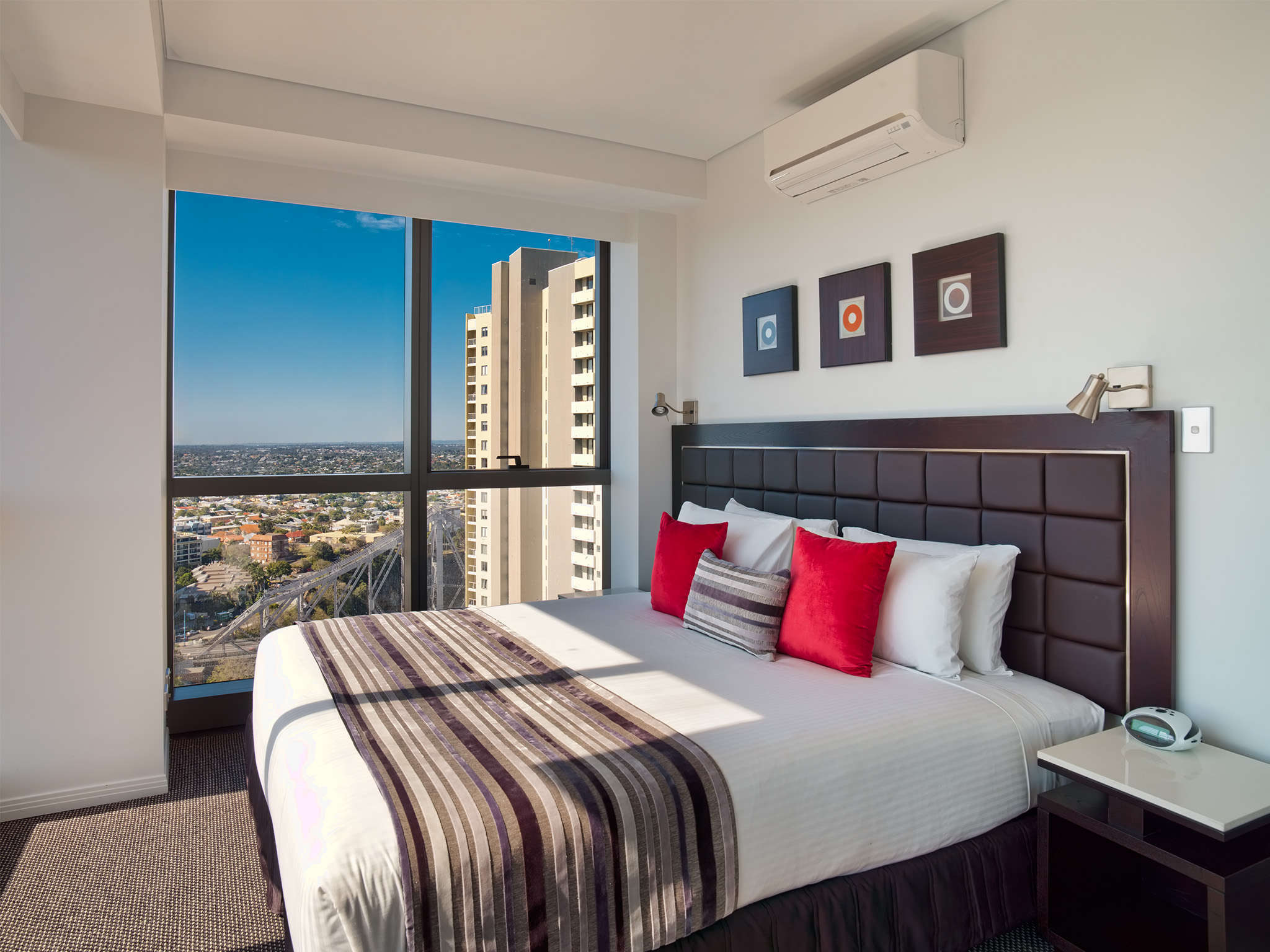 Hotel Meriton Serviced Apartments Adelaide Street photo 2