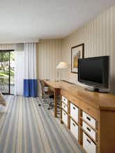 Hotel Four Points by Sheraton Bakersfield photo 4