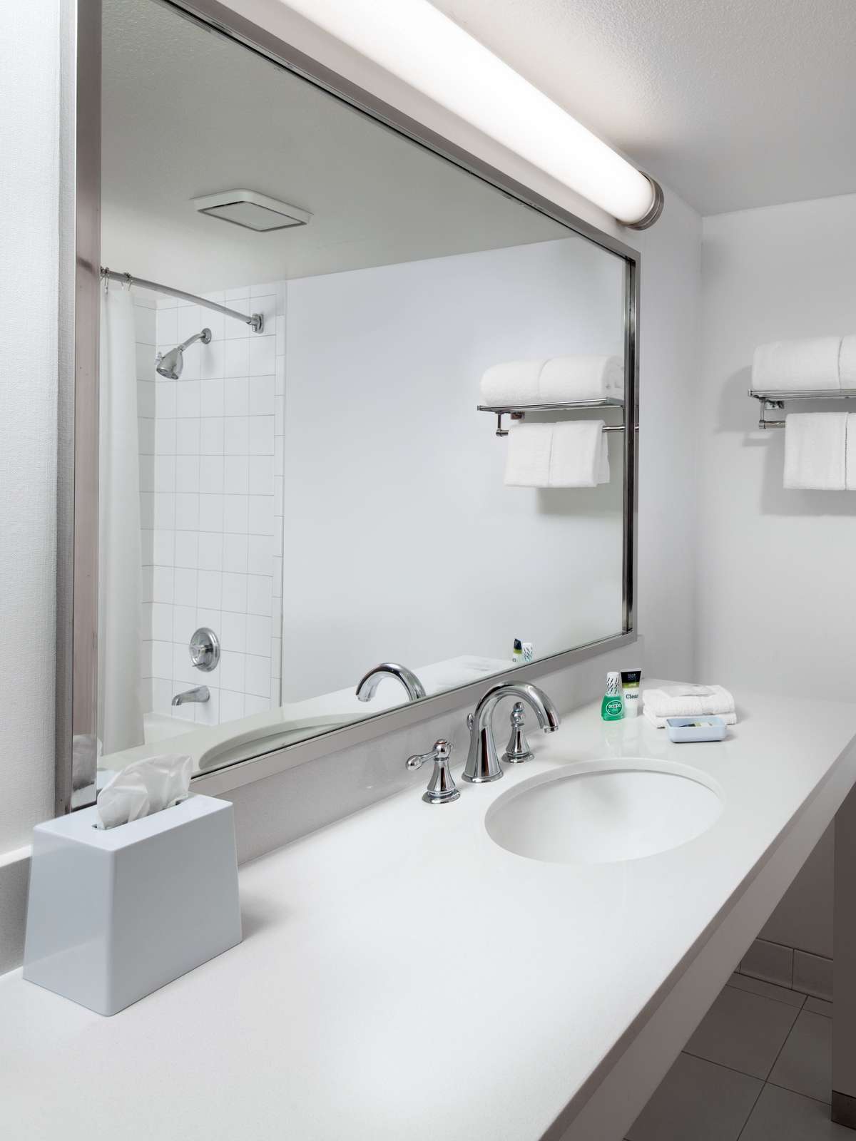 Hotel Four Points by Sheraton Bakersfield photo 3