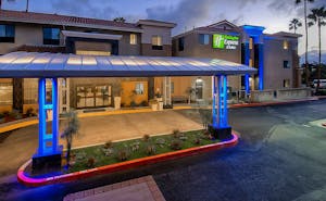 Holiday Inn Express & Suites CARLSBAD BEACH