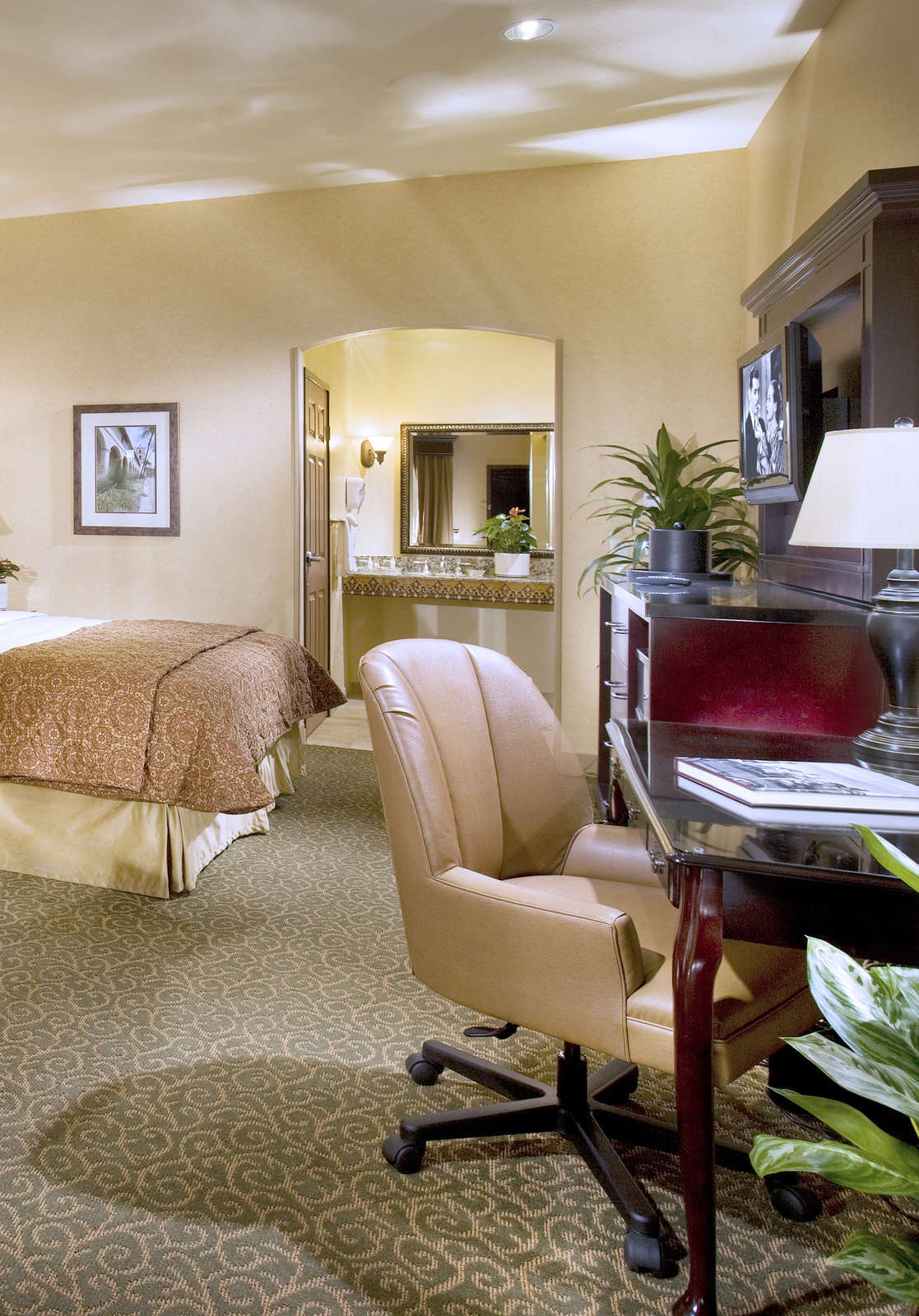 Hotel Ayres Hotel Redlands photo 2