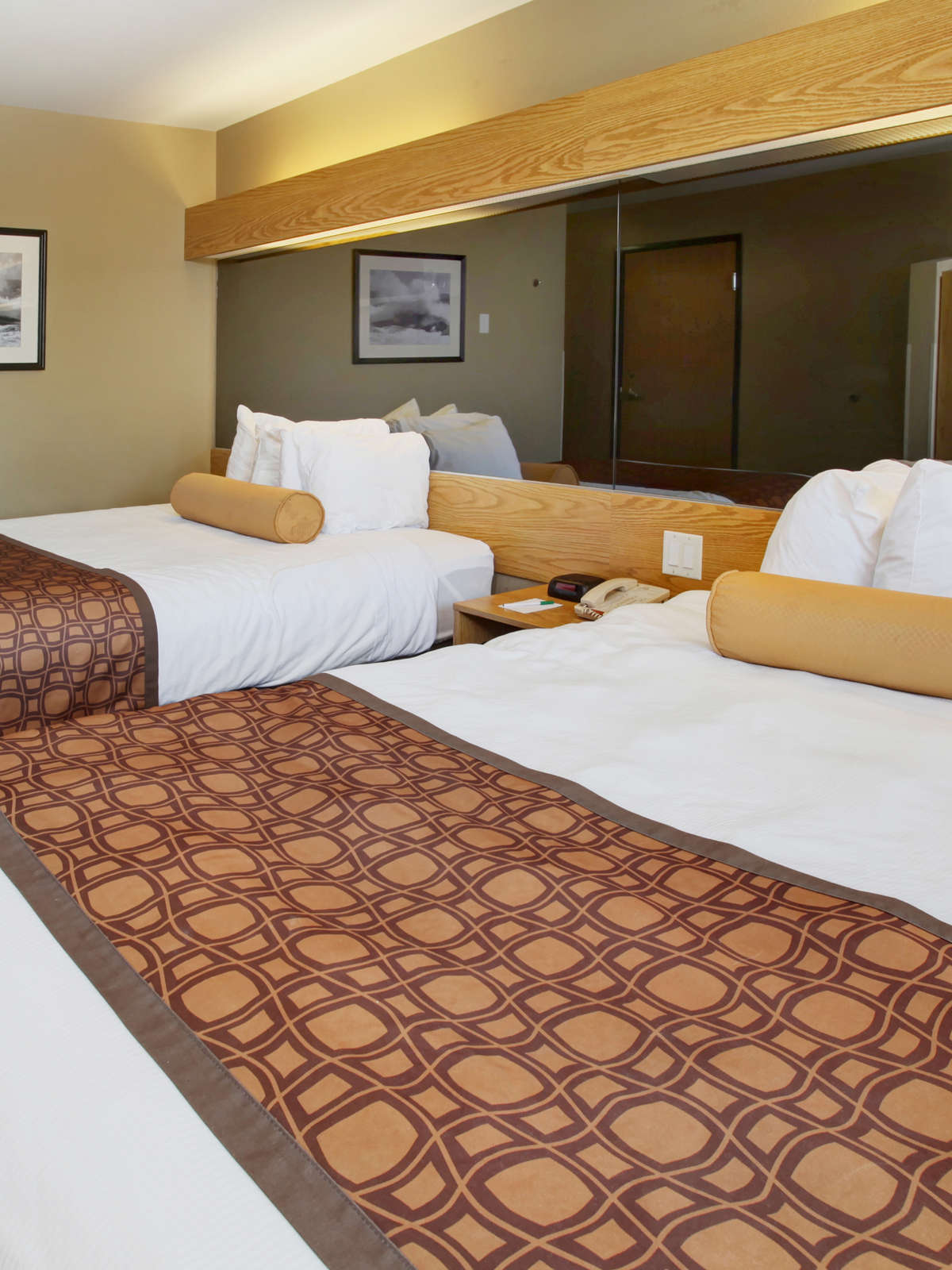 Hotel GuestHouse Inn & Suites photo 2