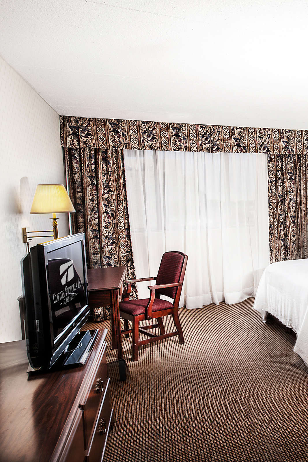 Hotel Clifton Victoria Inn photo 2