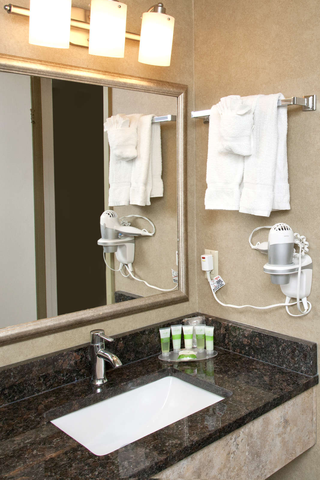 Hotel The Oakes Overlooking the Falls Hotel photo 5