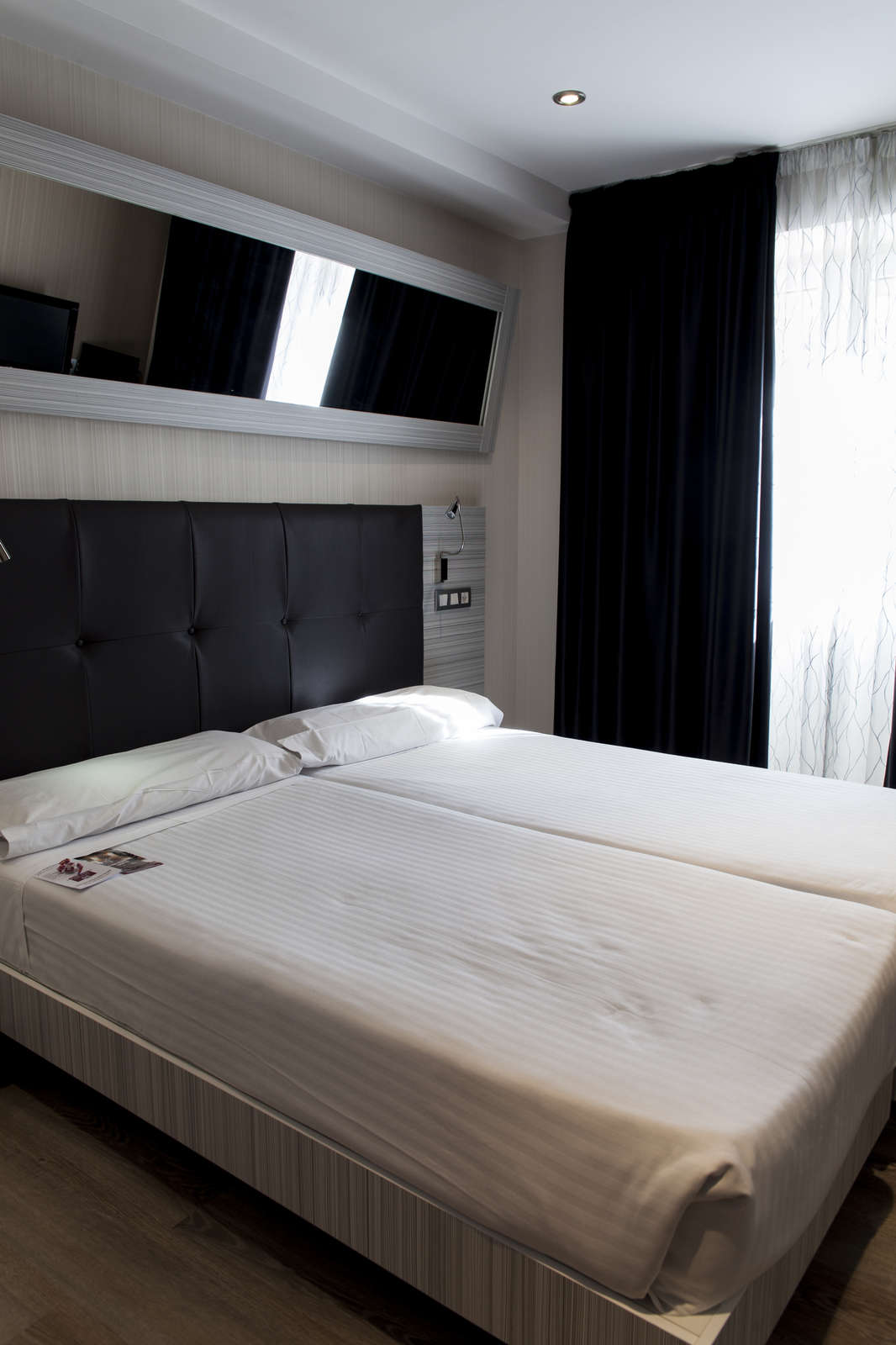 Hotel Petit Palace Puerta del Sol photo 3