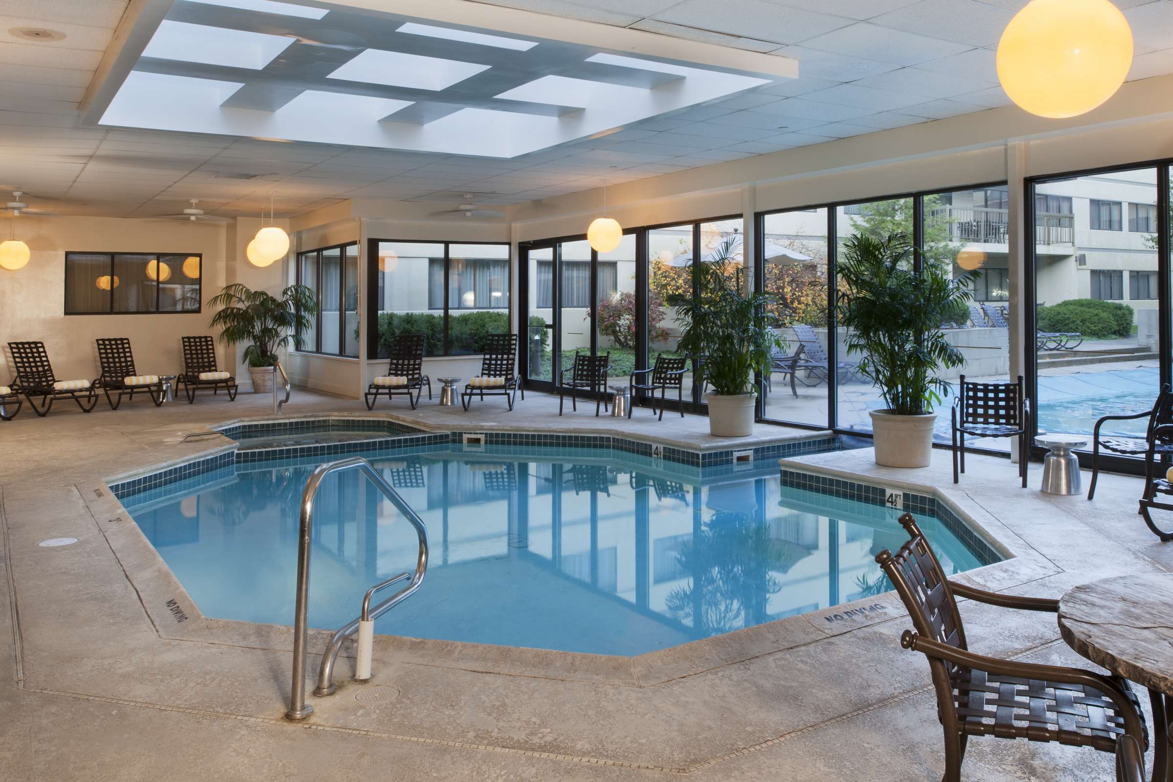 Hotel Doubletree Suites Carmel photo 2