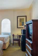 Hotel Aurora Inn photo 2