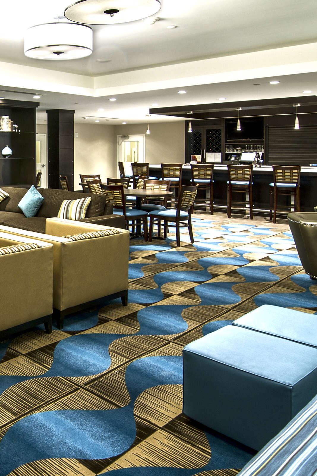 Hotel Wyndham Garden Niagara Falls Fallsview photo 2