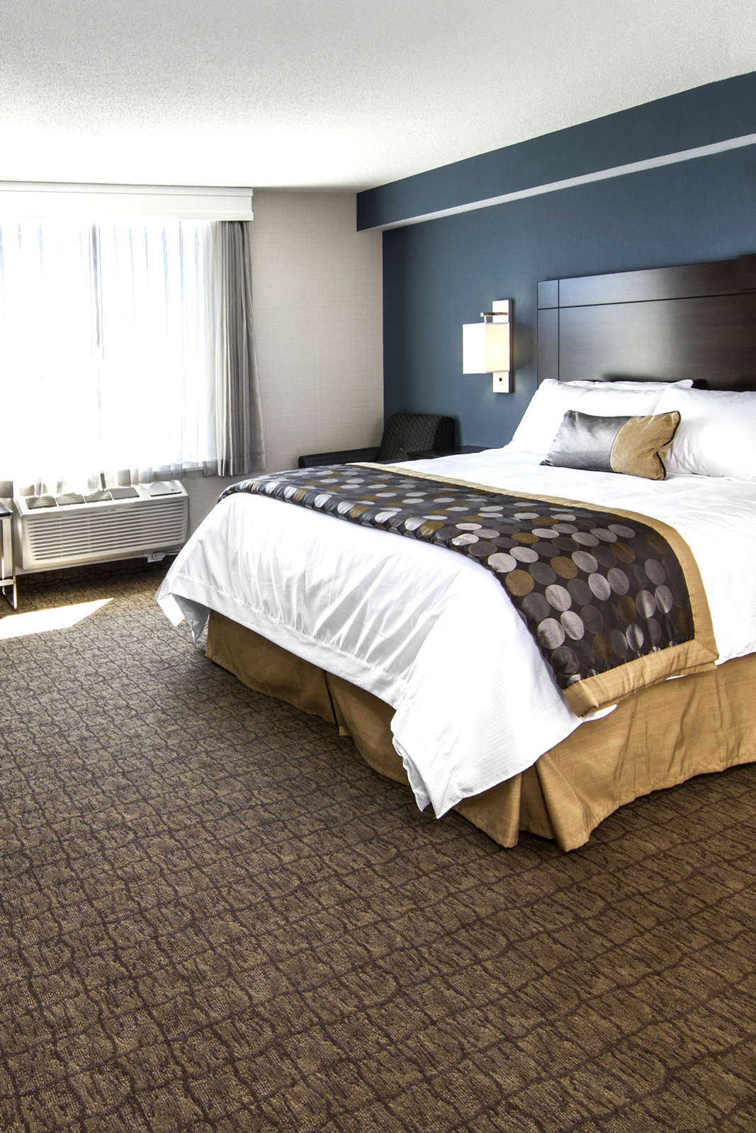 Hotel Wyndham Garden Niagara Falls Fallsview photo 4