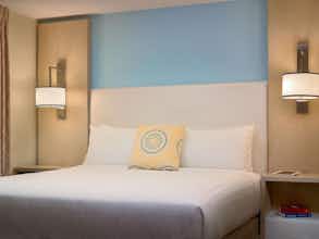 Hotel Sonesta ES Suites photo 2