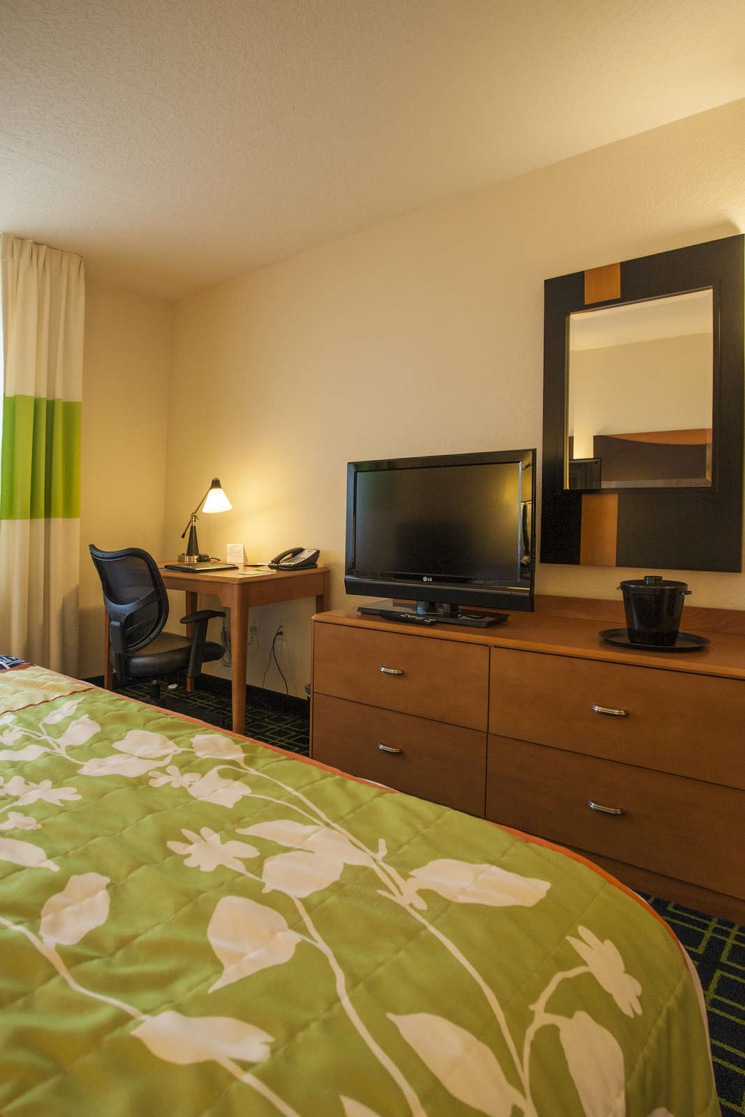 Hotel Fairfield Inn & Suites Naples photo 4