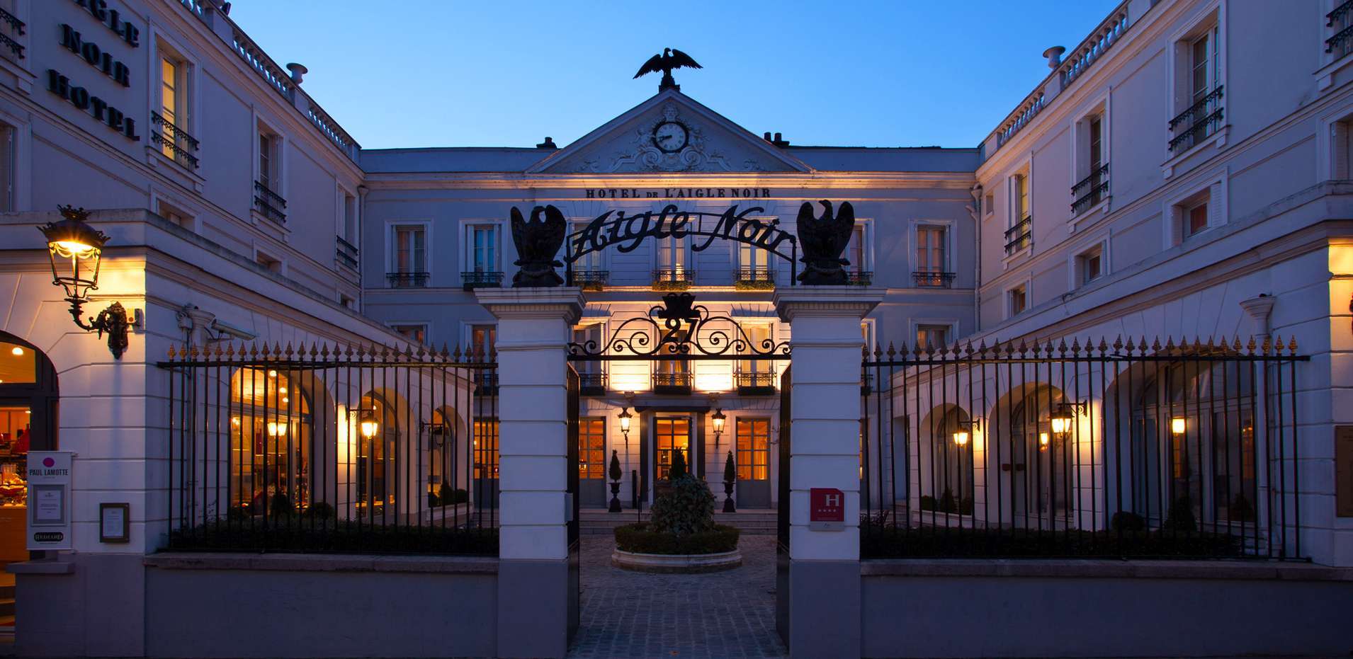 Aigle Noir Hotel
