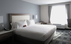Holiday Inn Express & Suites SAN DIEGO - MISSION VALLEY