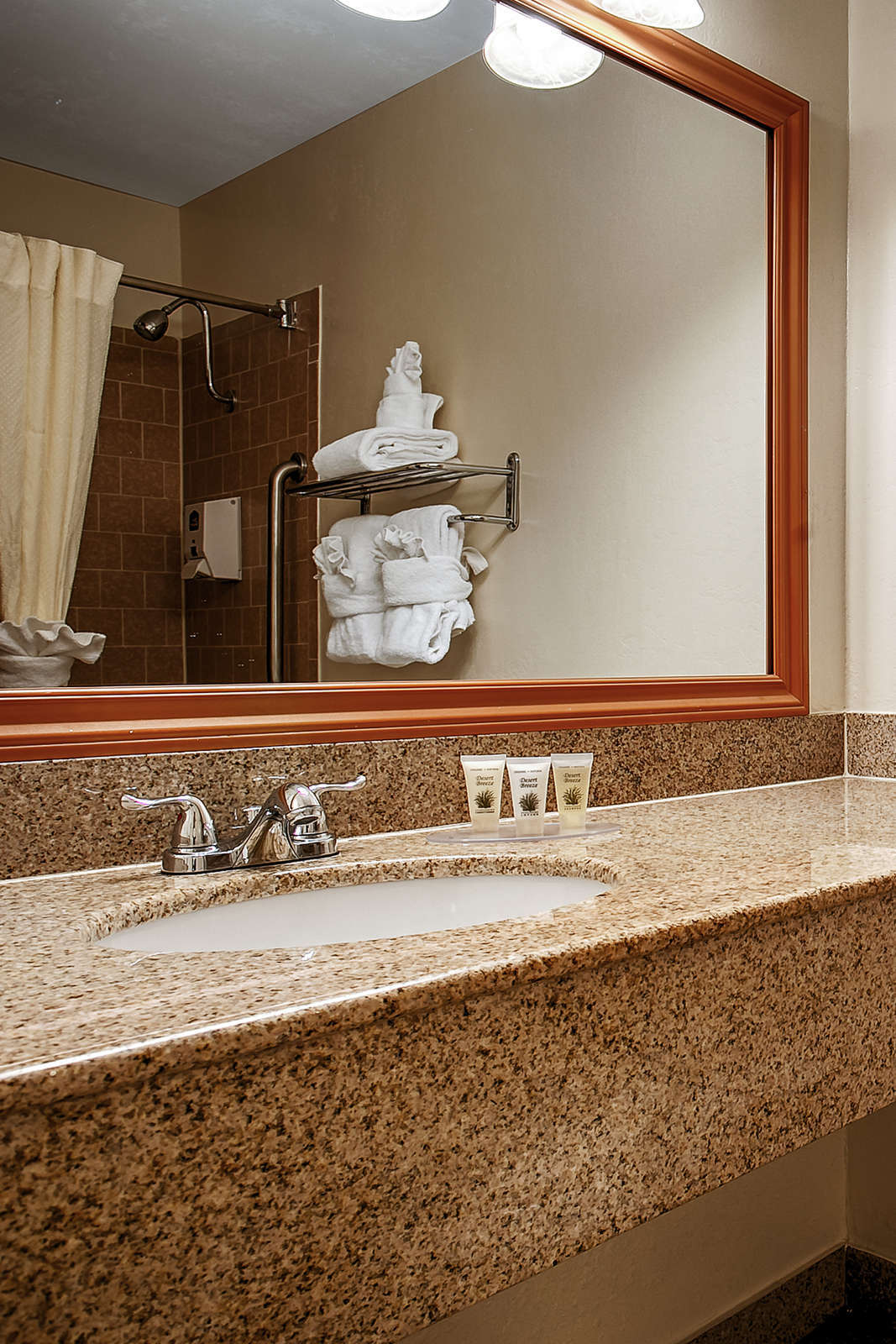 Hotel Red Lion Hotel Bakersfield photo 4