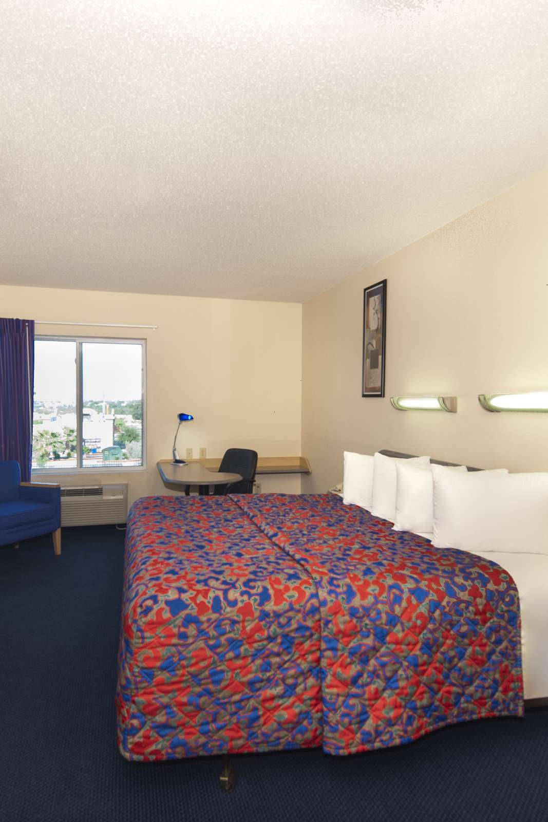 Hotel Red Roof Inn Laredo Airport photo 3