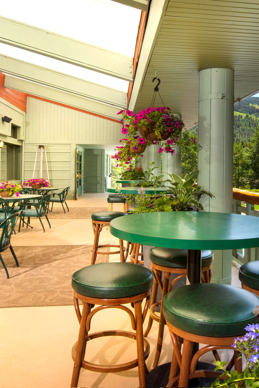 Hotel Evergreen Lodge photo 1