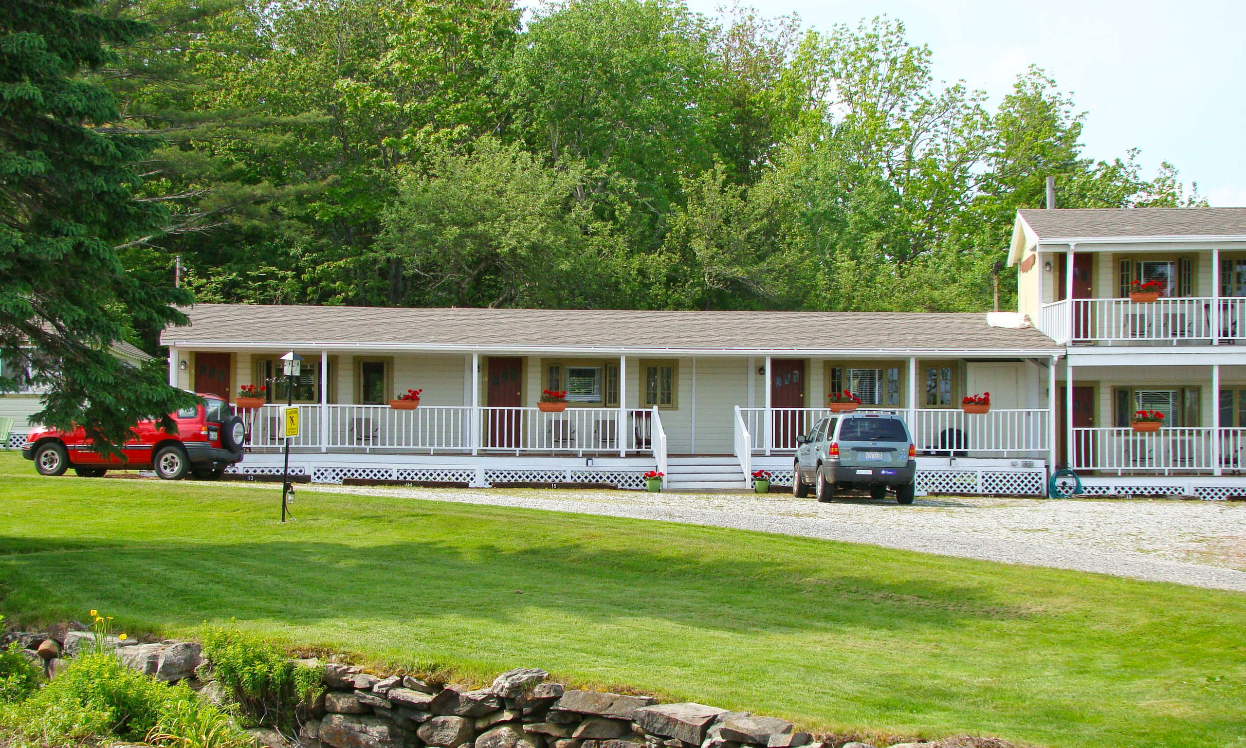 Bay Leaf Cottages & Bistro