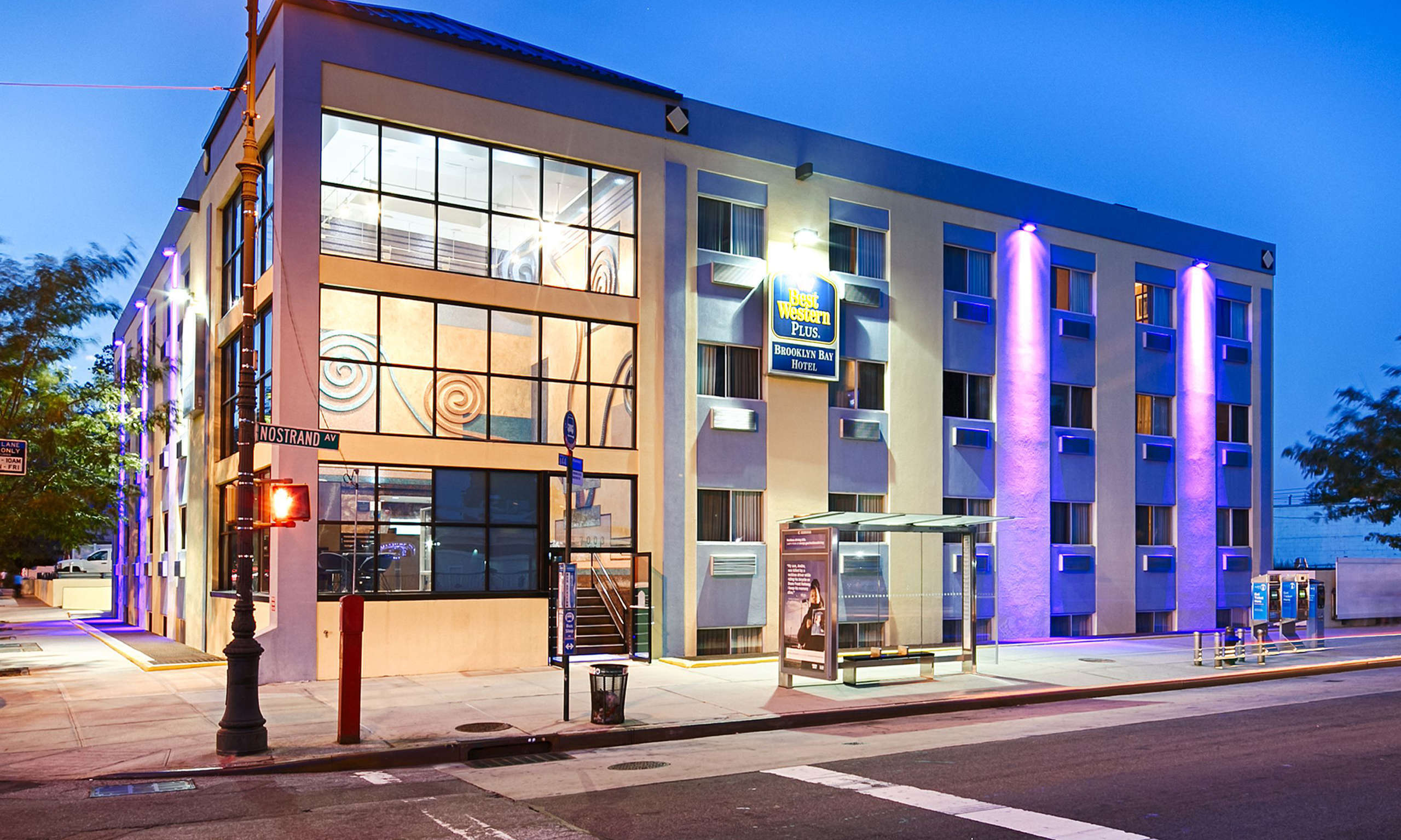 Best Western Plus Brooklyn Bay Hotel