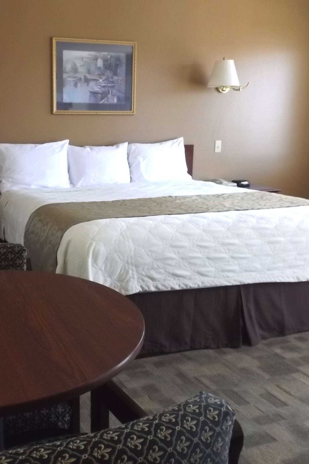 Hotel GuestHouse Inn and Suites Montesano photo 1