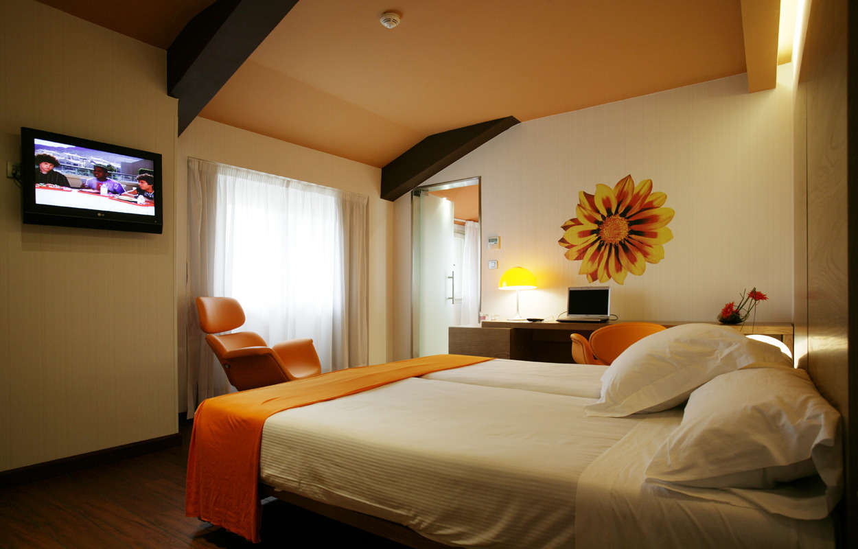 Hotel Petit Palace Plaza Malaga photo 4