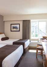 Hotel Crystal Lodge & Suites photo 1