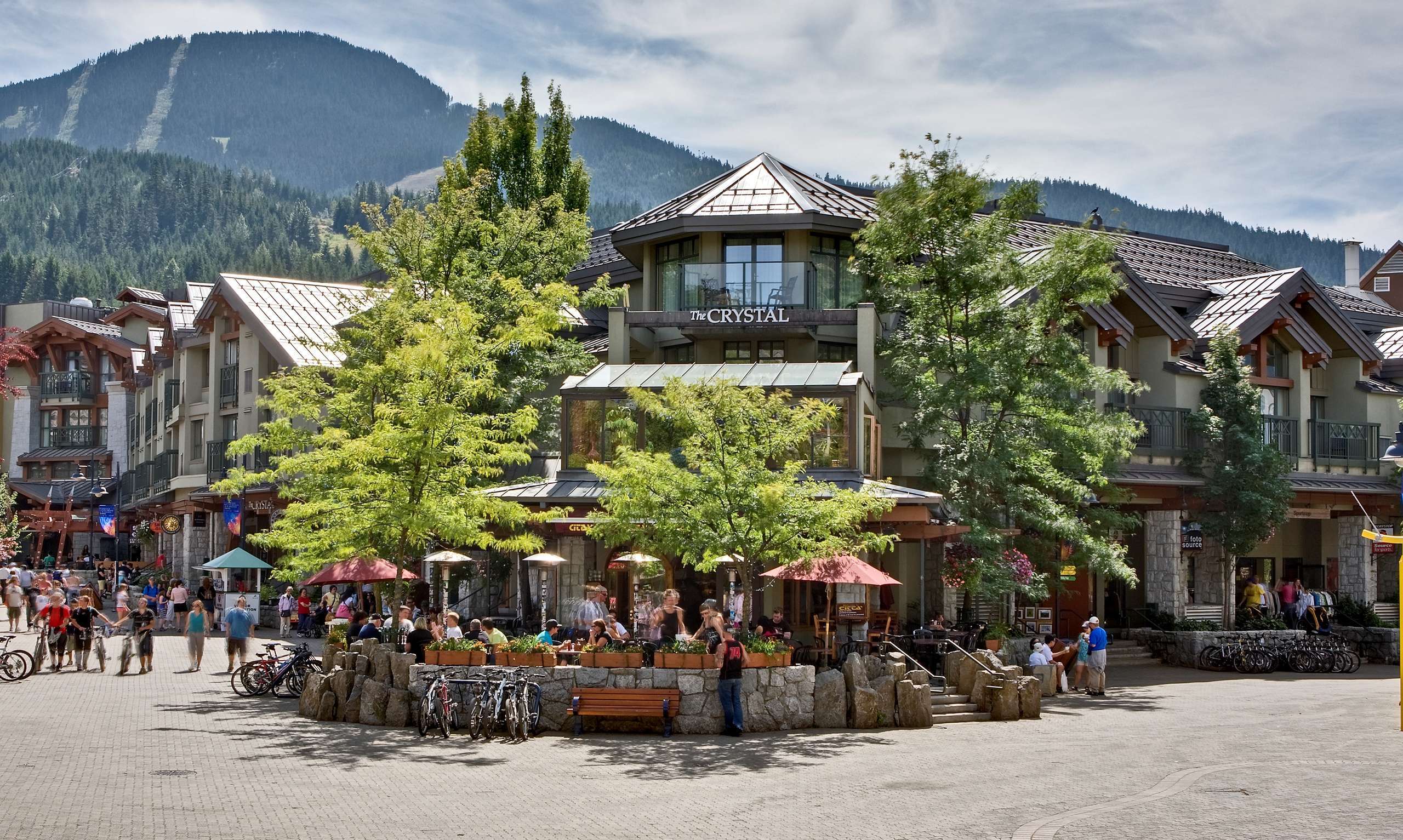 Crystal Lodge & Suites