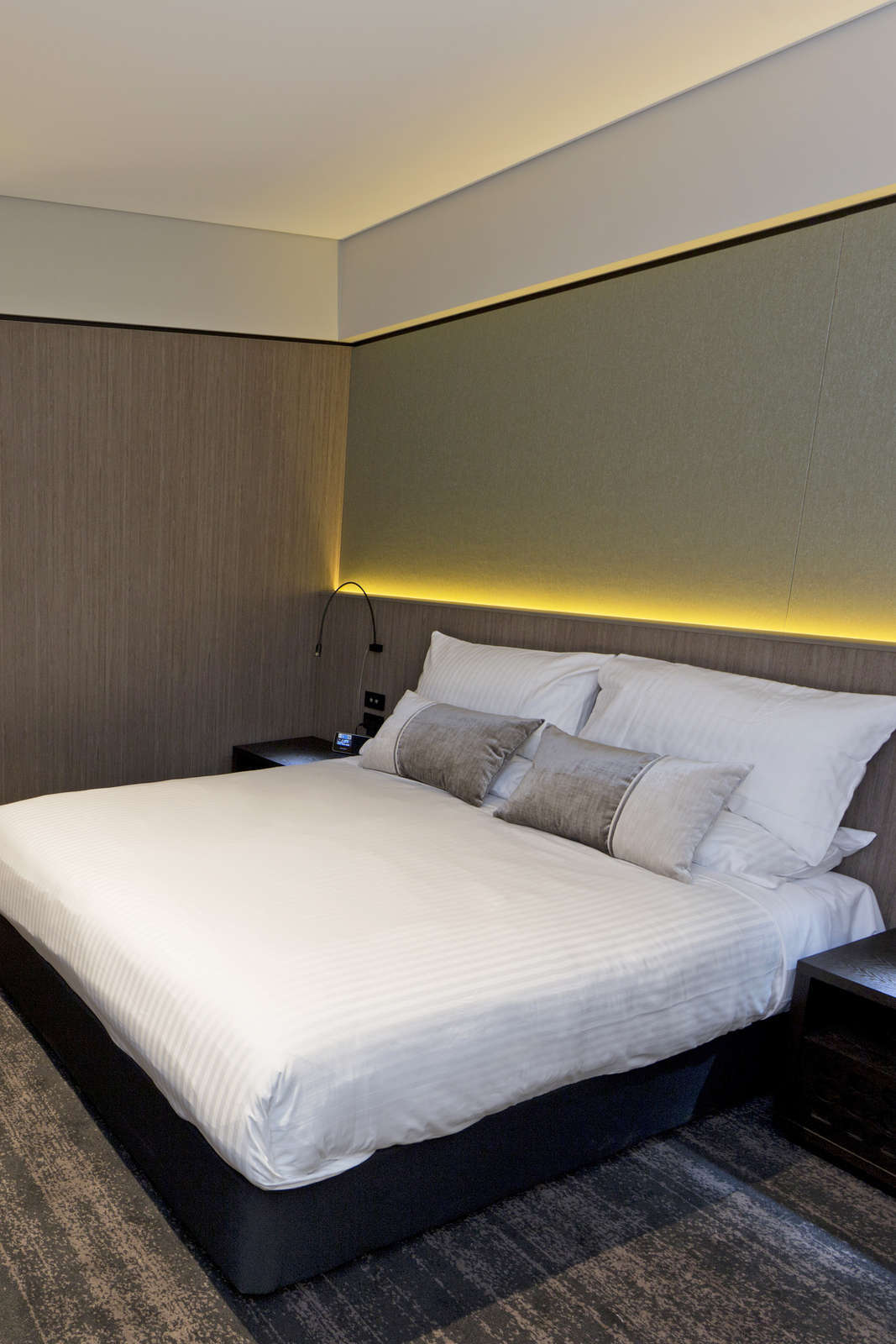 Hotel The Glen Hotel and Suites photo 2