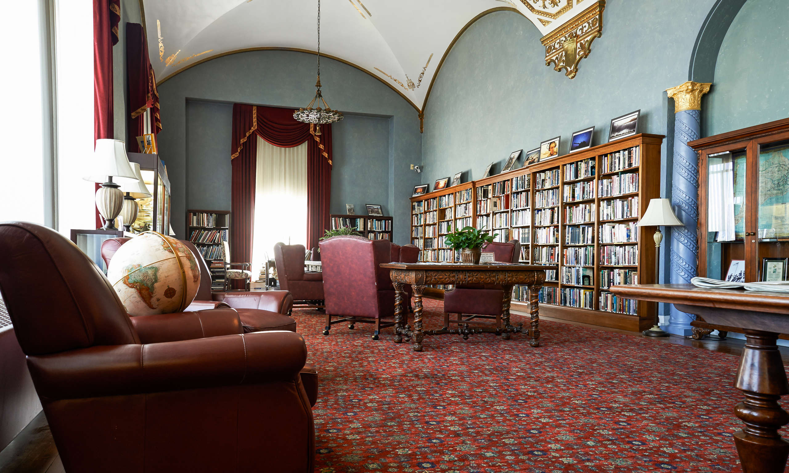 Marines' Memorial Club & Hotel