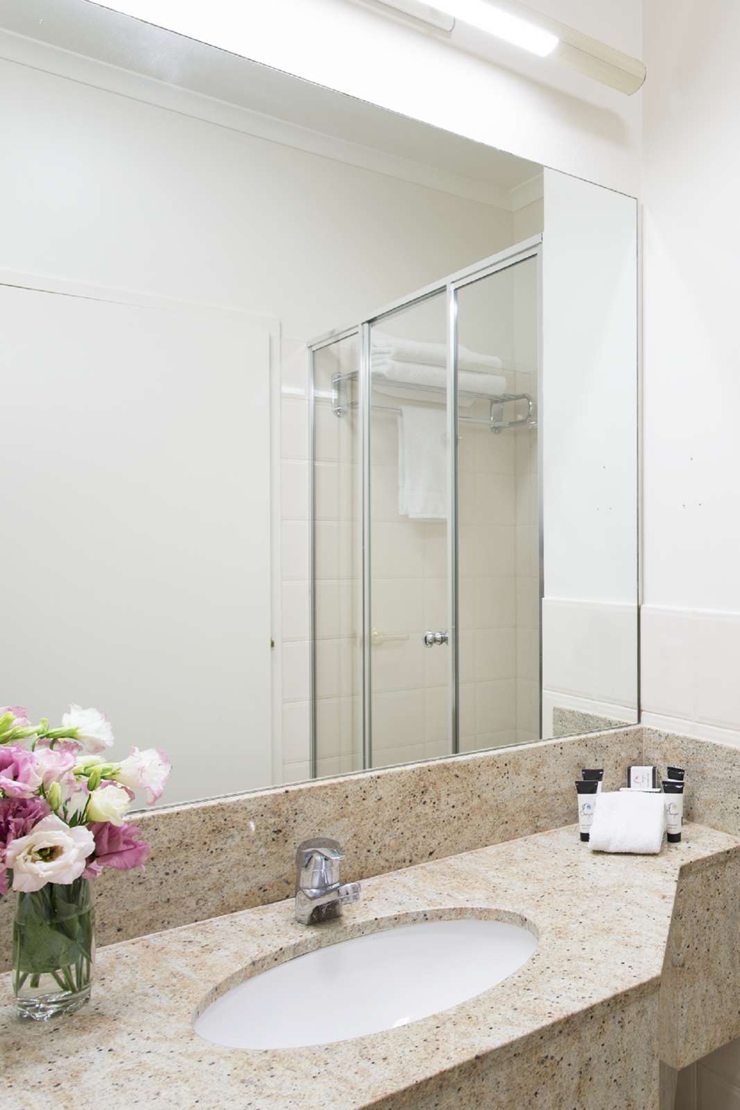 Hotel Hotel Grand Chancellor Adelaide on Currie photo 4