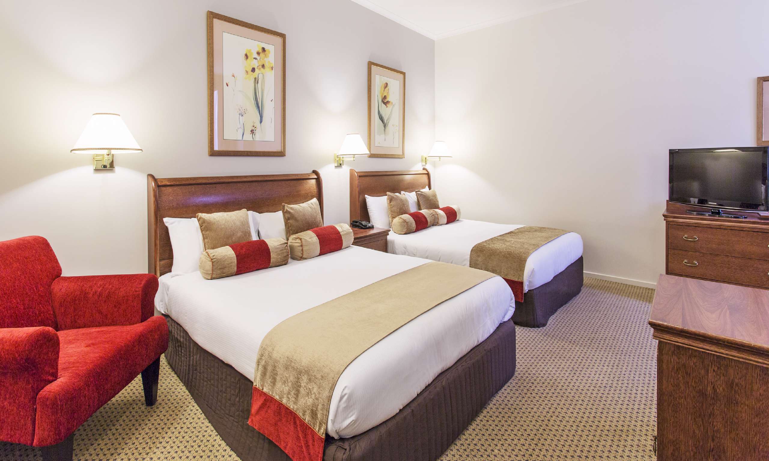 Hotel Grand Chancellor Adelaide on Currie