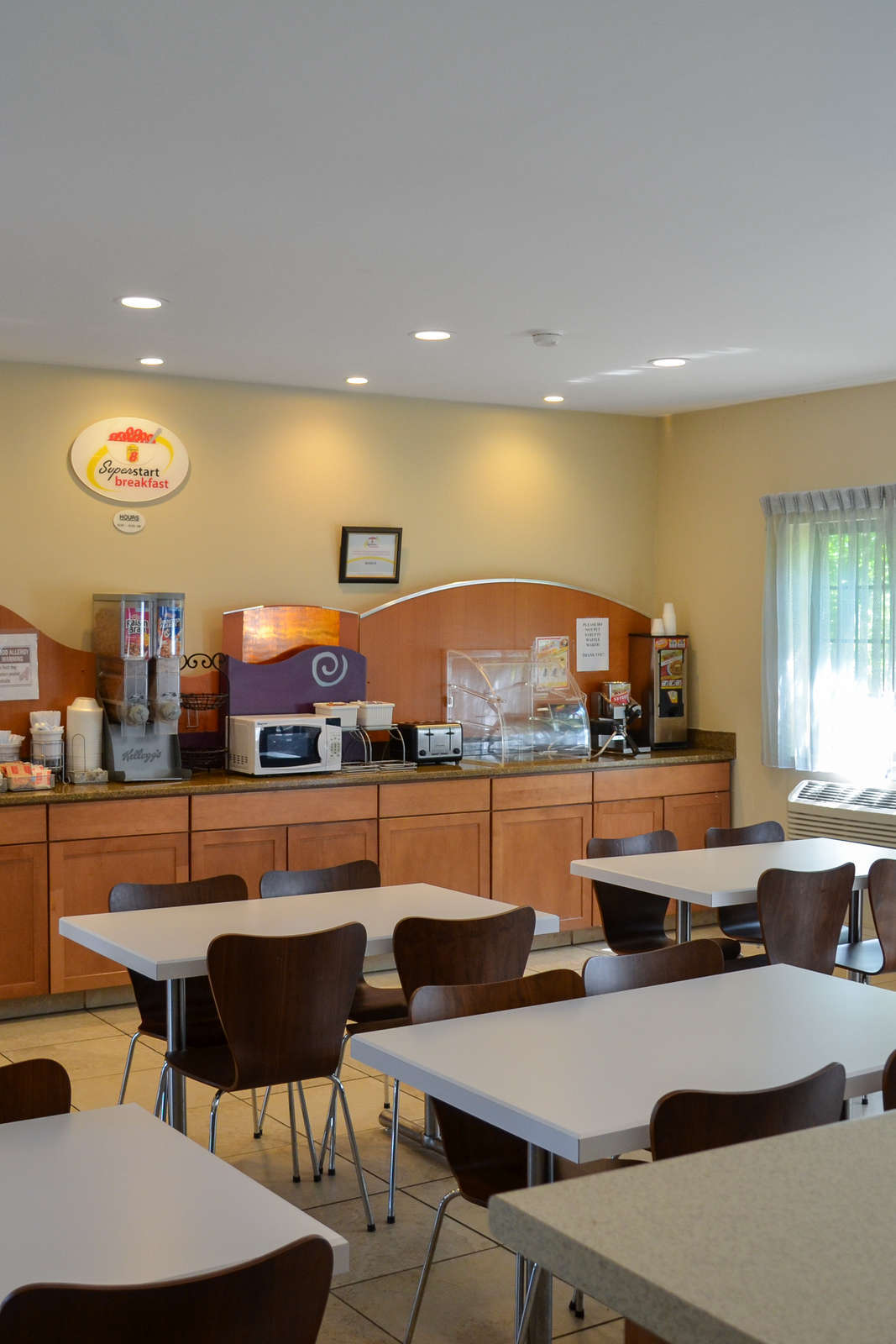 Hotel Super 8 Freeport photo 5