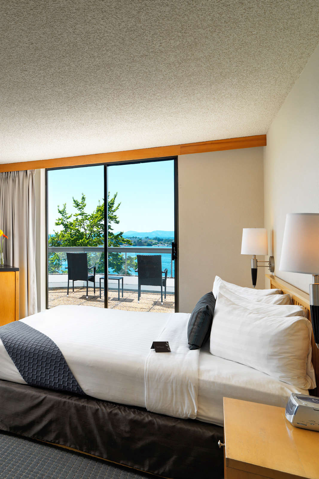 Hotel Inn at Laurel Point photo 3